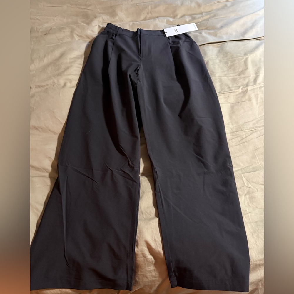 ALO Yoga Women’s Black Pursuit Trouser Small